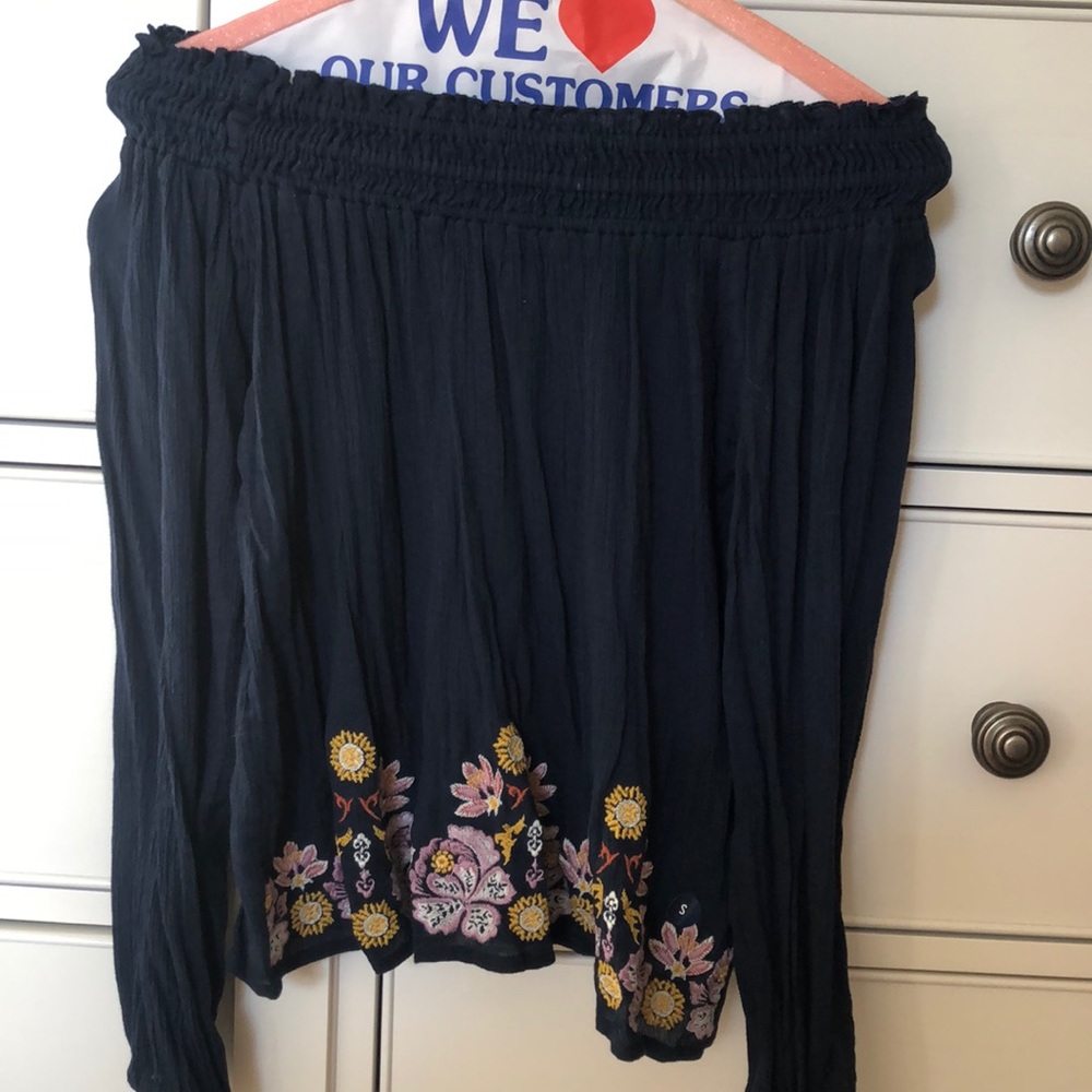 hollister off the shoulder top